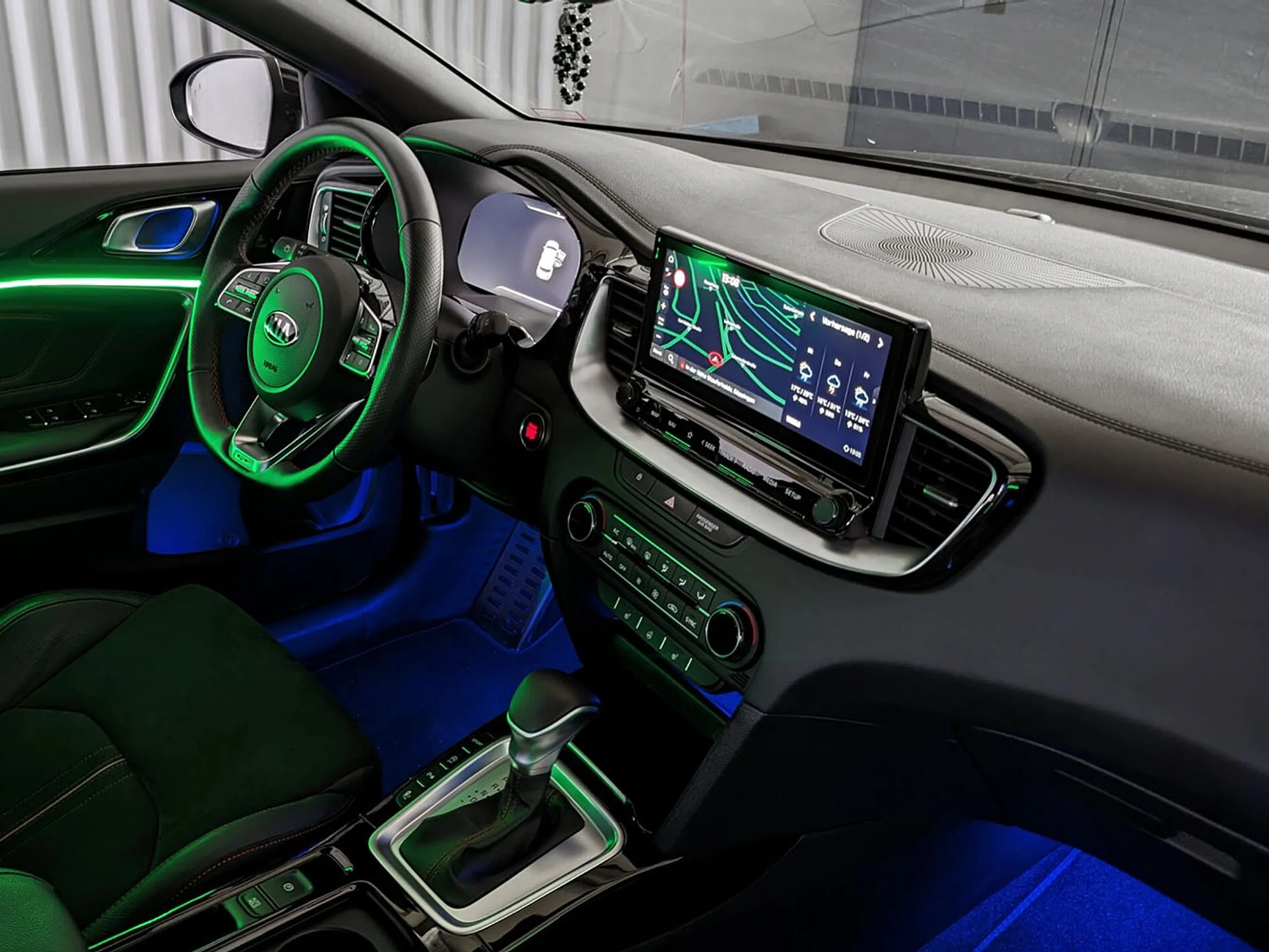 Iluminación Ambiental Kia Ceed