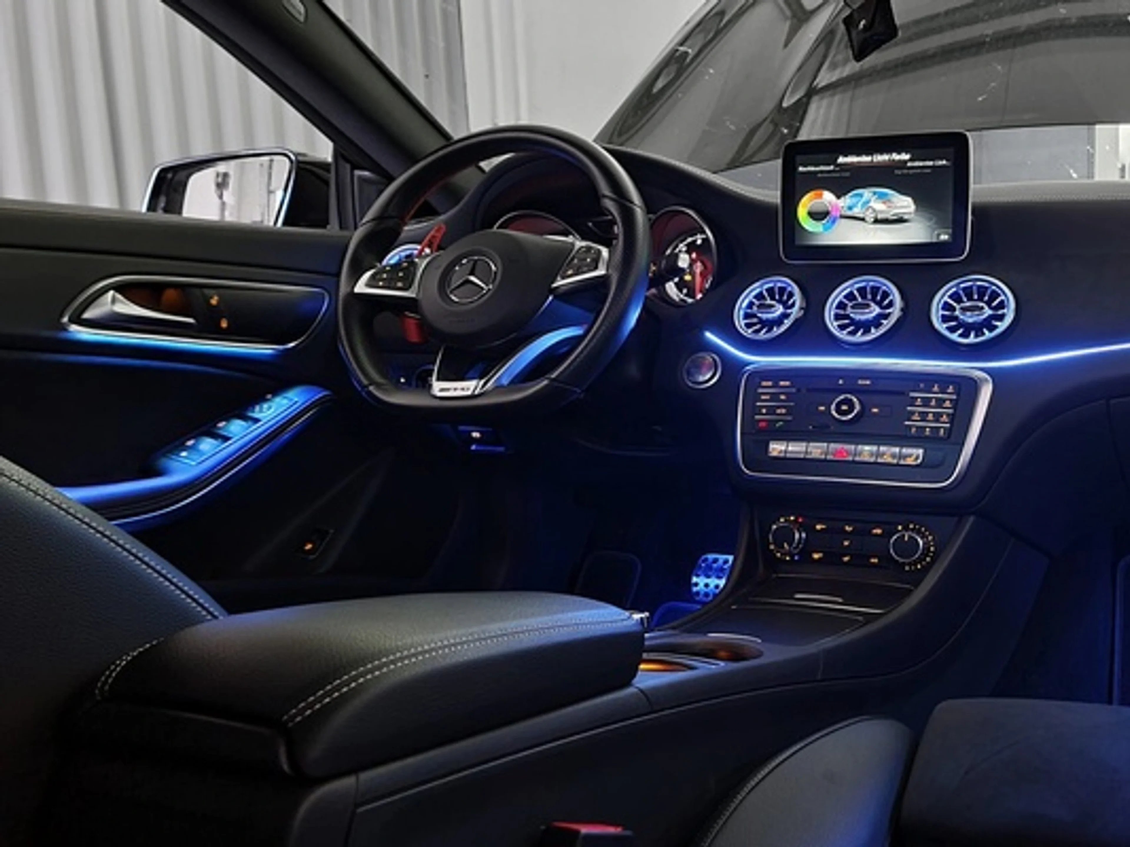 Iluminación Ambiental Mercedes-Benz CLA