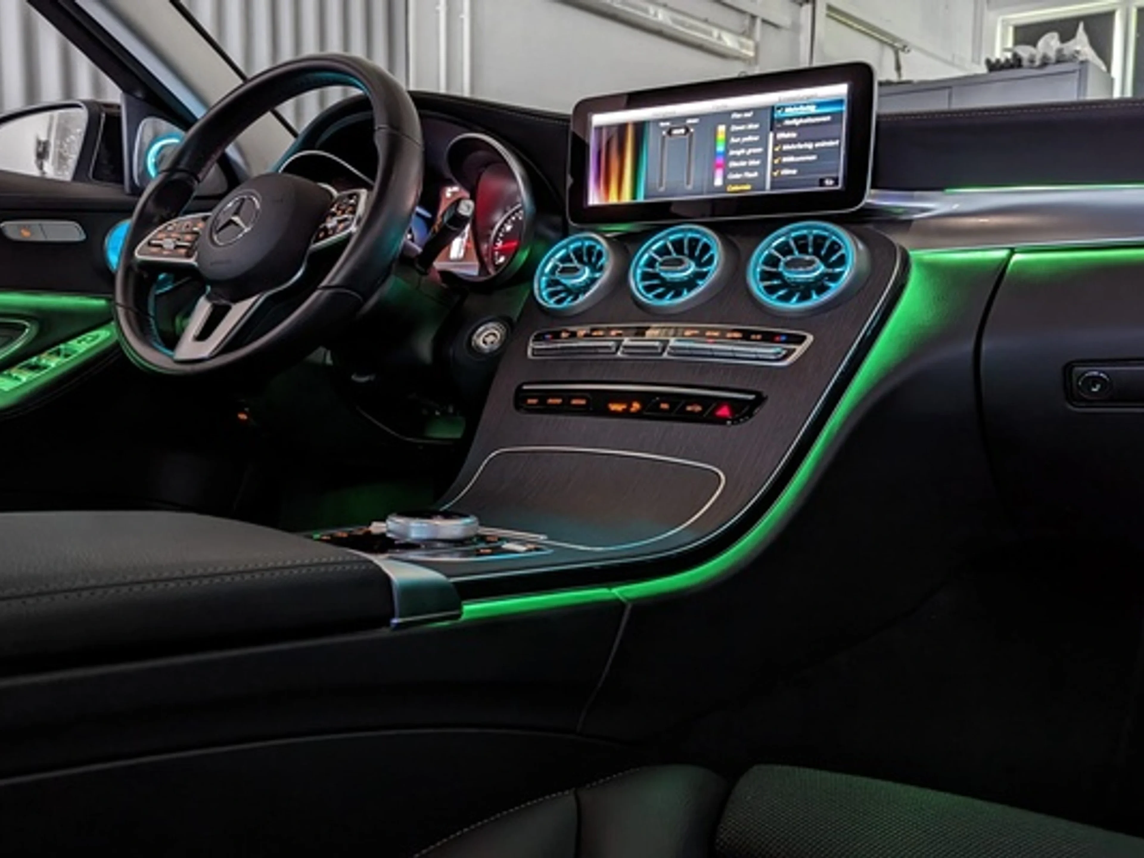 Iluminación Ambiental Mercedes-Benz GLC (2015-2022)