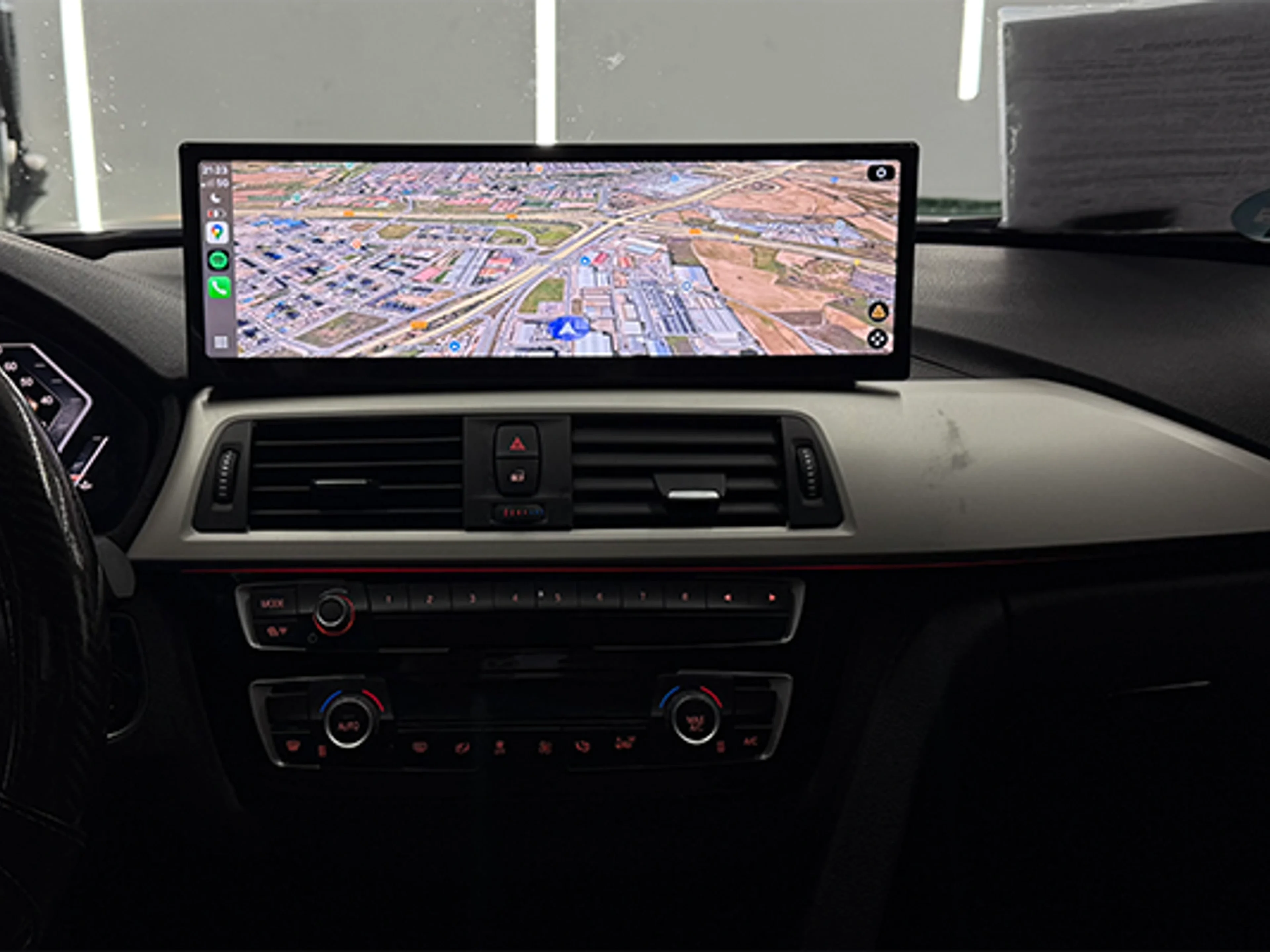 Pantalla integrada 14,9” BMW