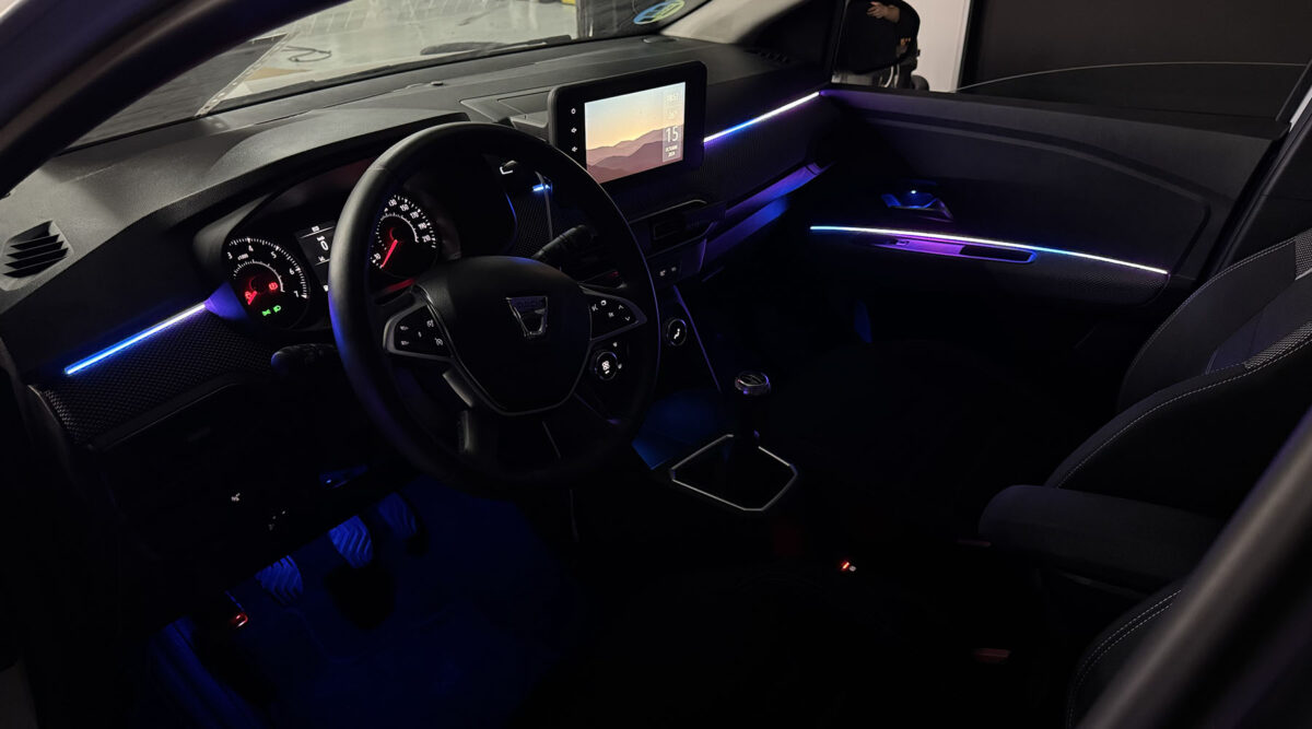 Iluminación ambiental Dacia Sandero - Imagen 10