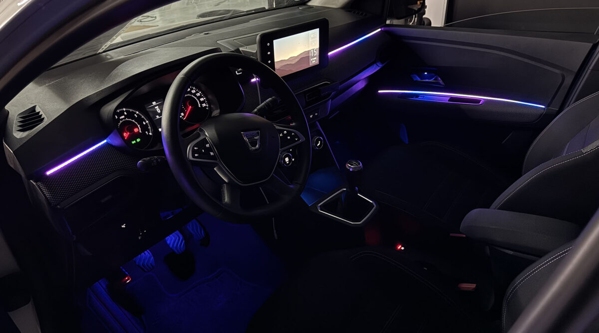 Iluminación ambiental Dacia Sandero - Imagen 9