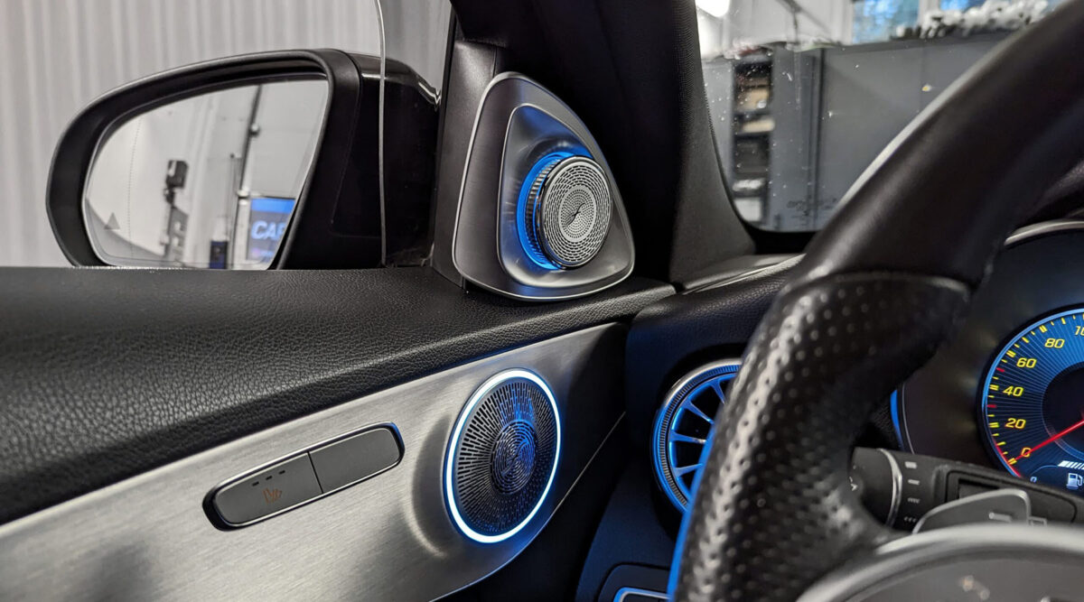 Iluminación Ambiental Mercedes-Benz Clase C (W205) - Imagen 3