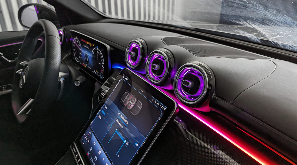 Iluminación Ambiental Mercedes Clase C (W206) - Imagen 3