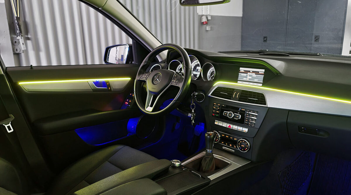 Iluminación Ambiental Mercedes-Benz Clase C (W204) - Imagen 5