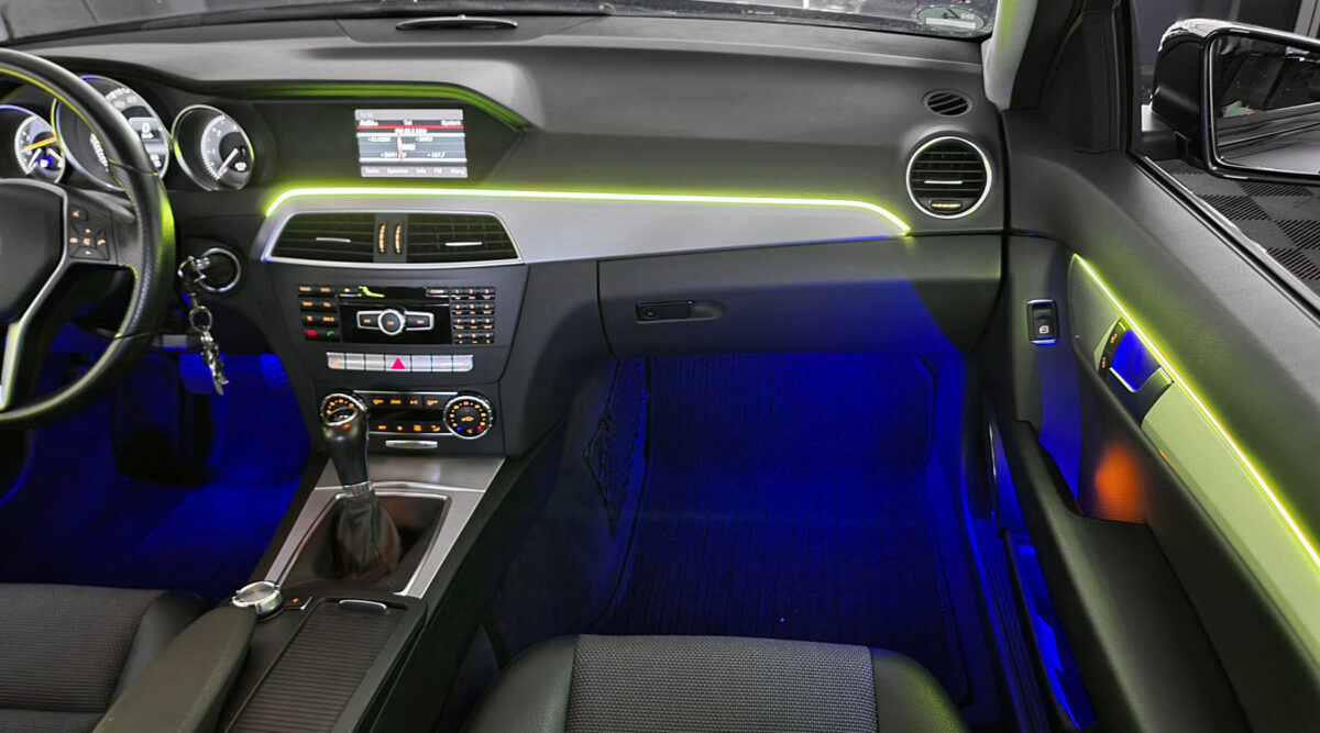 Iluminación Ambiental Mercedes-Benz Clase C (W204) - Imagen 3