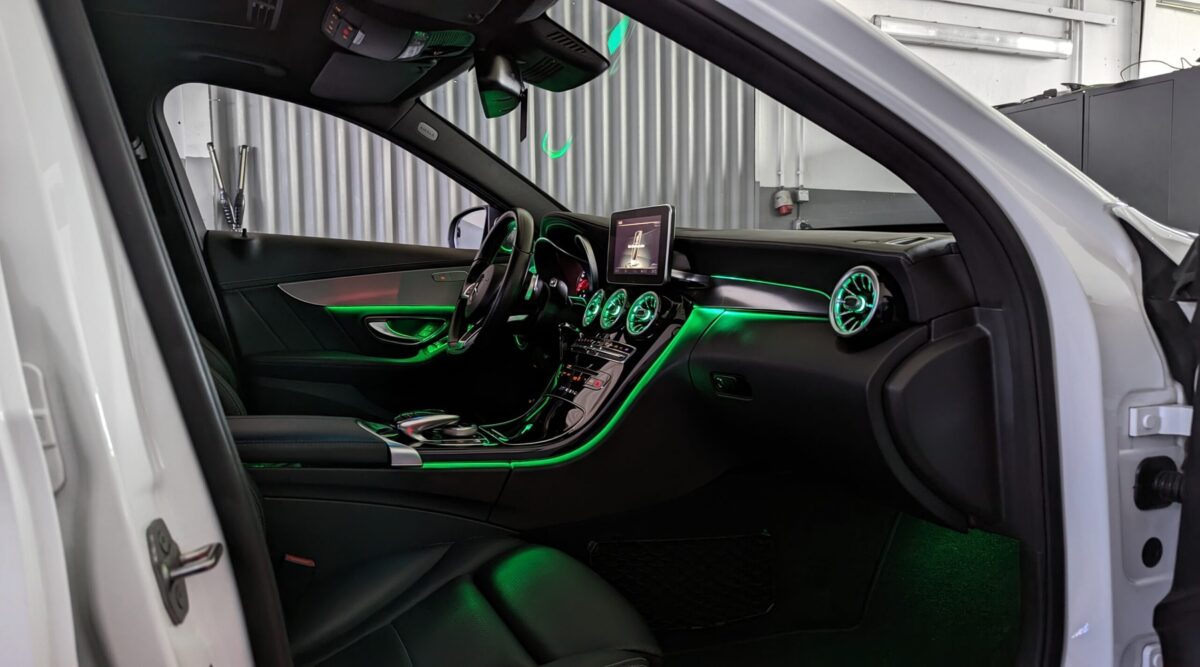 Iluminación Ambiental Mercedes-Benz GLC (2015-2022) - Imagen 11